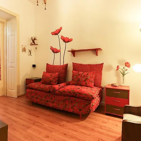 Red Almirante By Homing Lisbon