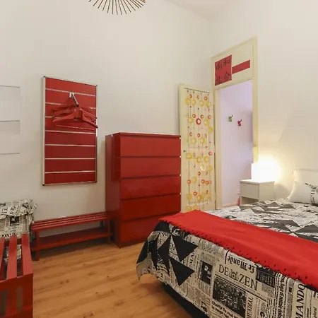 Red Almirante By Homing * Lisbon